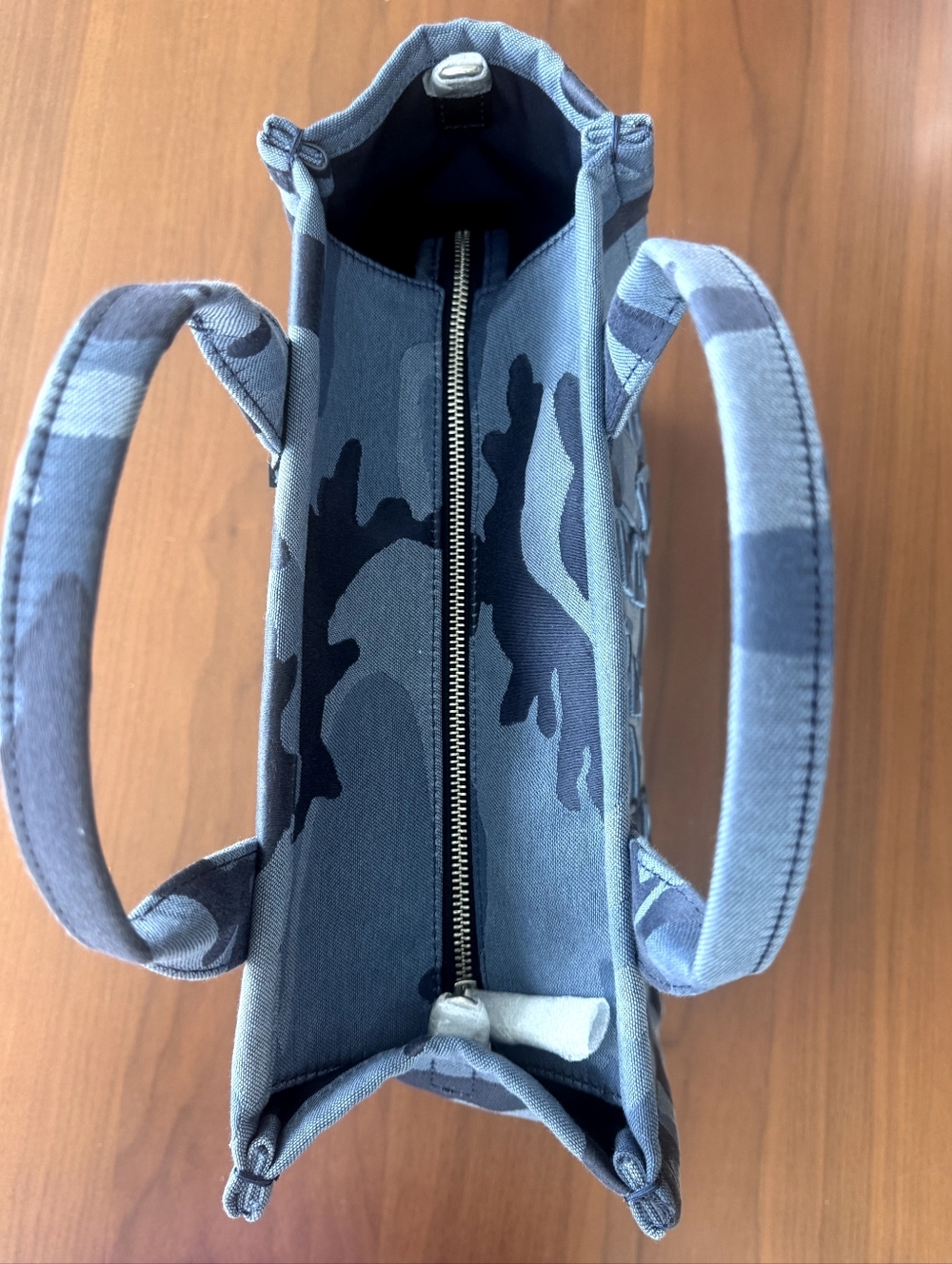 Marc Jacobs The Tote Bag in Blue Camo with Black Strap - Picture 6 of 9